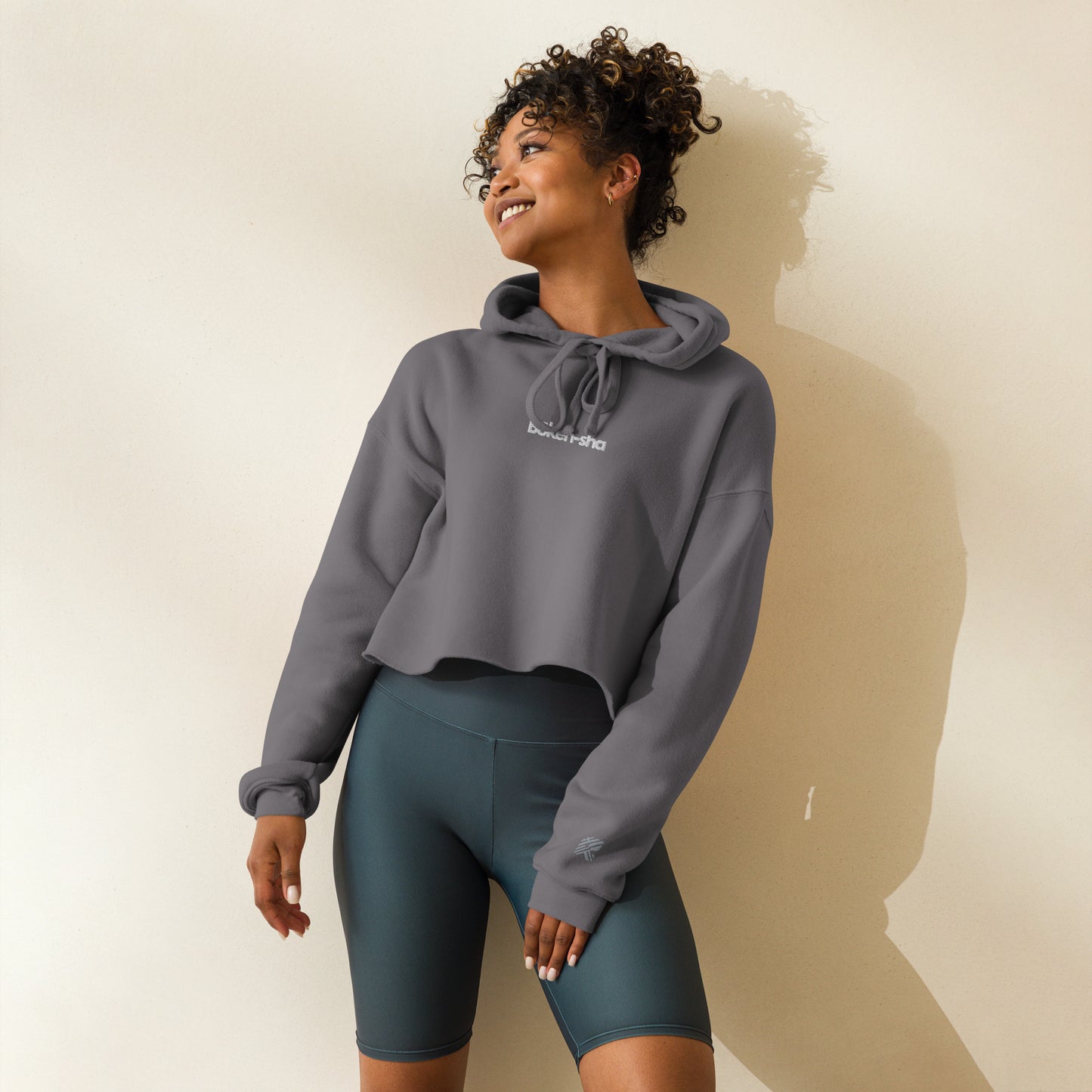 Sweat à Capuche Crop-Top Bōken-sha - Logos brodés.